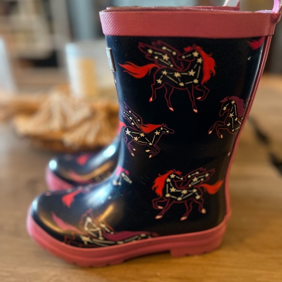 Hatley Other - Hatley Unicorn Print Rain Boots - Pink and Black